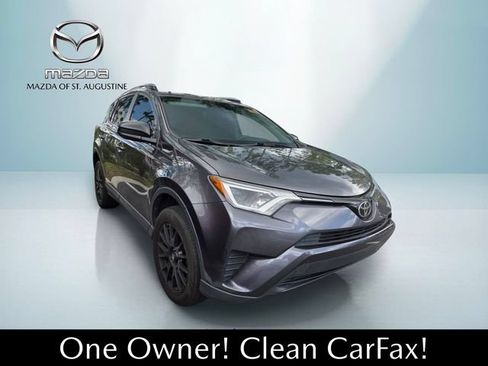 Used 2017 Toyota RAV4 LE AWD/4WD image 3
