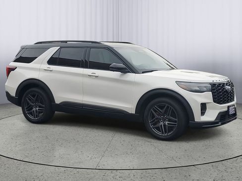 Used 2025 Ford Explorer ST w/ Sun And Sound Package image 2