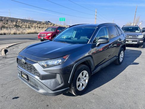 Used 2019 Toyota RAV4 LE image 2