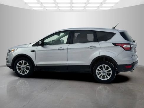 Used 2017 Ford Escape SE image 6