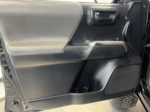 Used 2019 Toyota Tacoma SR5 image 28