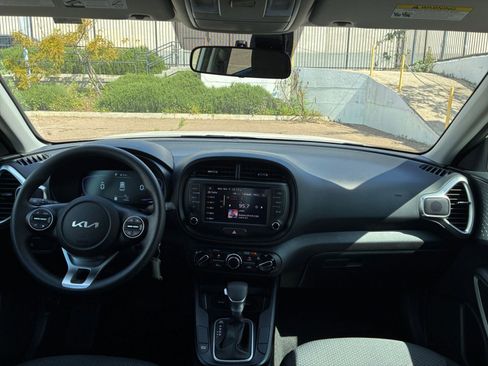 Used 2025 Kia Soul LX w/ LX Technology Package image 31