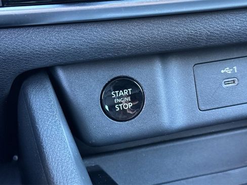 Used 2024 Nissan Rogue SV w/ SV Premium Package image 21