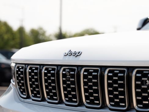 Used 2021 Jeep Grand Cherokee L Summit AWD/4WD image 47