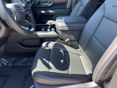 Used 2026 GMC Yukon Denali w/ Advanced Technology Package image 30