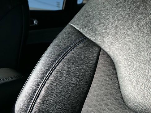 Used 2025 Jeep Compass Latitude w/ Sun & Sound Group image 10