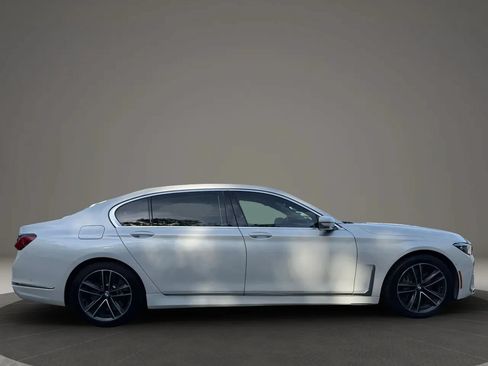 Used 2020 BMW 750i xDrive w/ Executive Package AWD/4WD image 4