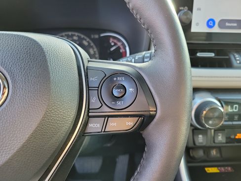 Used 2023 Toyota RAV4 XLE Premium image 24