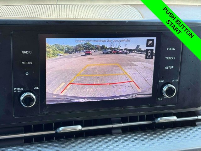 Used 2022 Kia Carnival LX FWD image 18