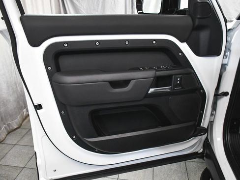 Used 2025 Land Rover Defender 110 S AWD/4WD image 9