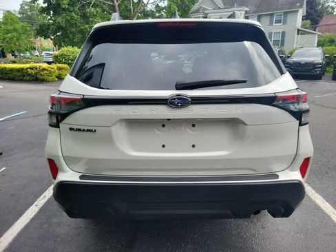 Certified 2025 Subaru Forester Premium AWD/4WD image 4