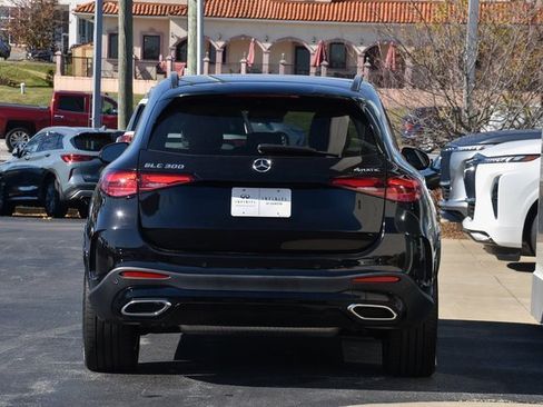 Used 2023 Mercedes-Benz GLC 300 4MATIC image 11