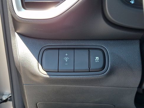 Used 2023 Hyundai Venue SEL FWD image 27