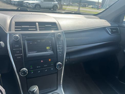 Used 2017 Toyota Camry LE image 25