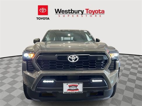 Certified 2025 Toyota Tacoma TRD Off-Road image 3