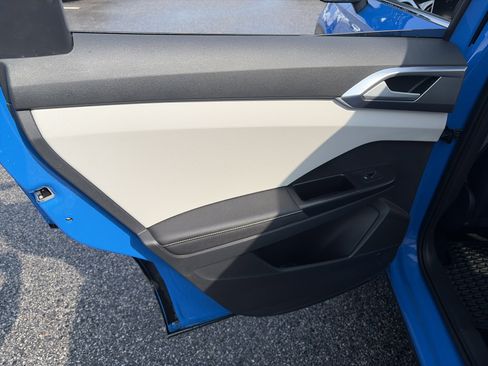 New 2025 Volkswagen Taos SE image 12