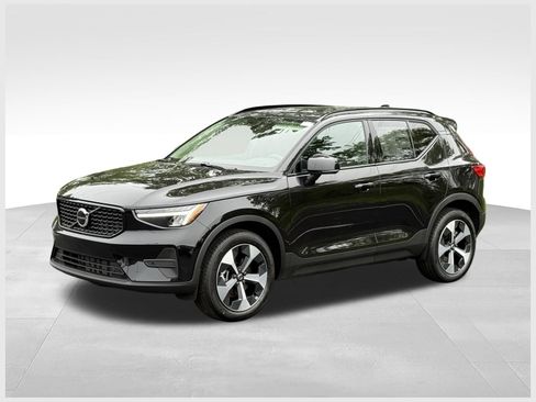 New 2026 Volvo XC40 B5 Core w/ Protection Package Premier AWD/4WD image 1