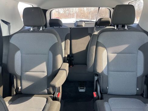 Used 2021 Chevrolet Traverse LT image 16