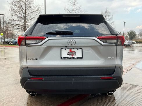 Used 2025 Toyota RAV4 XLE image 7