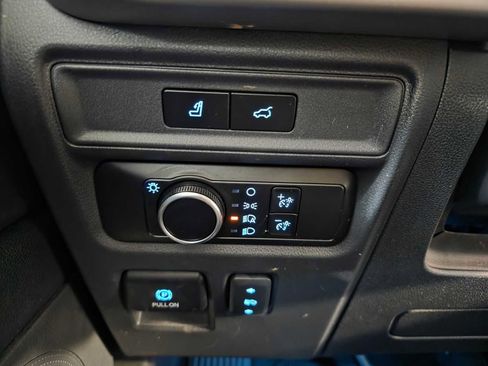 Used 2023 Ford Expedition Max XLT image 30