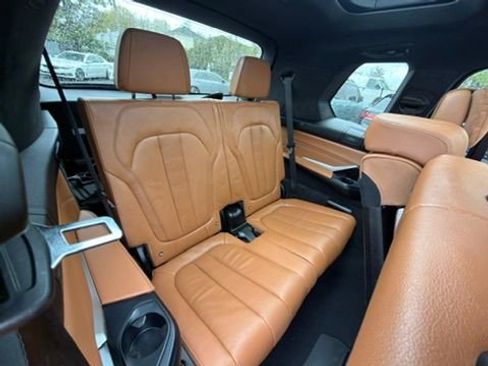 Used 2022 BMW X7 xDrive40i w/ M Sport Package AWD/4WD image 27