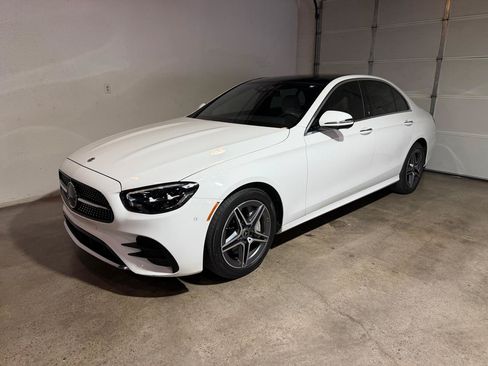 Used 2023 Mercedes-Benz E 350 4MATIC Sedan image 3