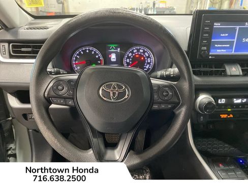Used 2021 Toyota RAV4 XLE FWD image 19