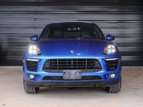 Used 2018 Porsche Macan AWD/4WD image 10