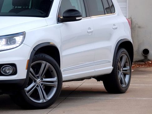 Used 2017 Volkswagen Tiguan Sport image 22