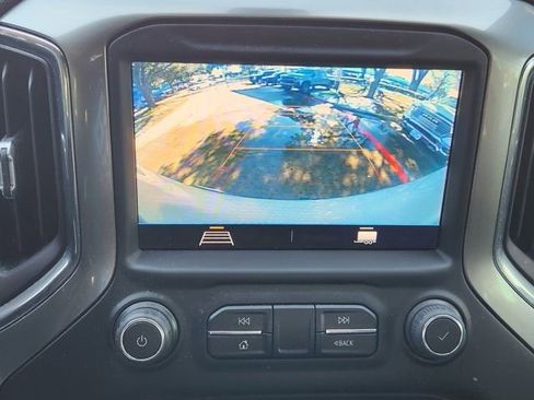 Used 2022 Chevrolet Silverado 1500 LT w/ Z71 Off-Road Package image 6