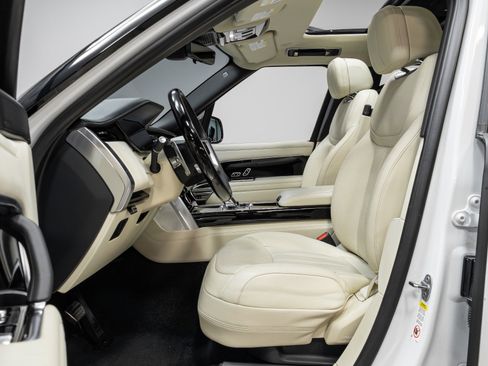 Used 2023 Land Rover Range Rover Long Wheelbase Autobiography image 5