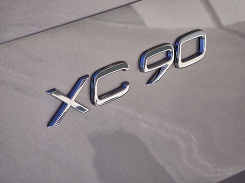 New 2026 Volvo XC90 B6 Plus w/ Protection Package Premier image 13