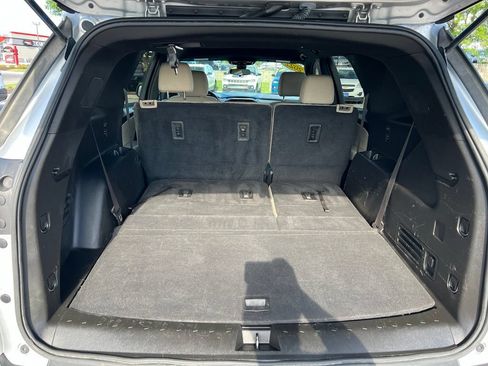 Used 2022 Chevrolet Traverse LS AWD/4WD image 24