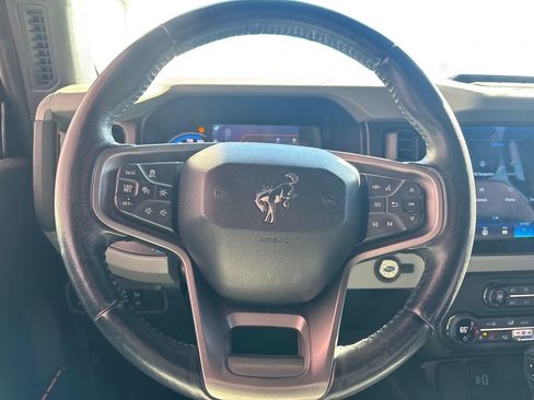 Used 2021 Ford Bronco Badlands image 16