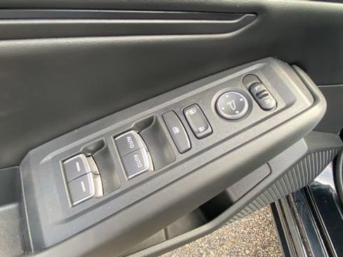 Used 2025 Honda Accord EX-L image 16