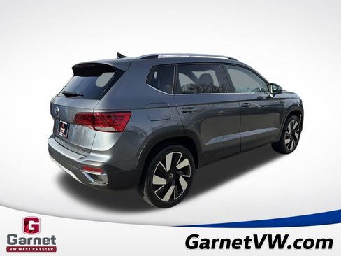 Certified 2024 Volkswagen Taos SEL image 5