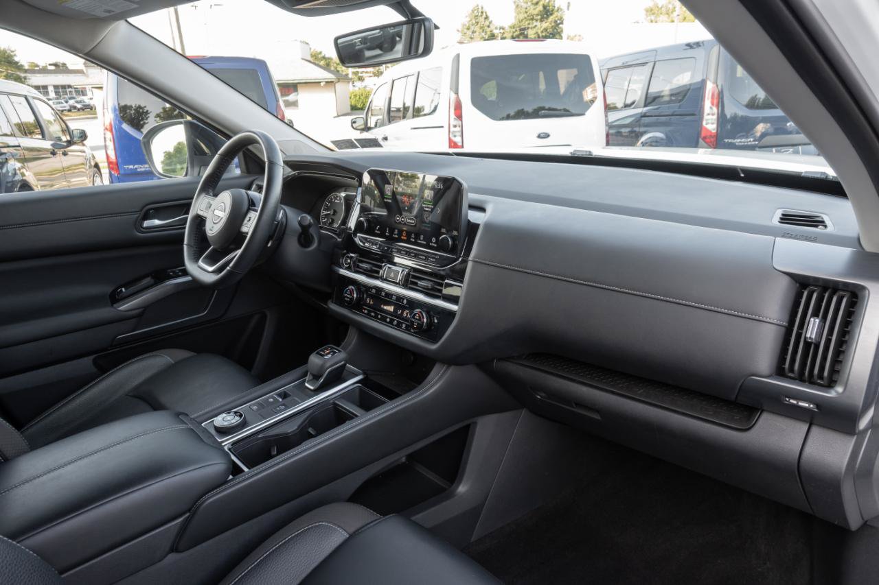 Used 2023 Nissan Pathfinder SL w/ SL Premium Package AWD/4WD image 35