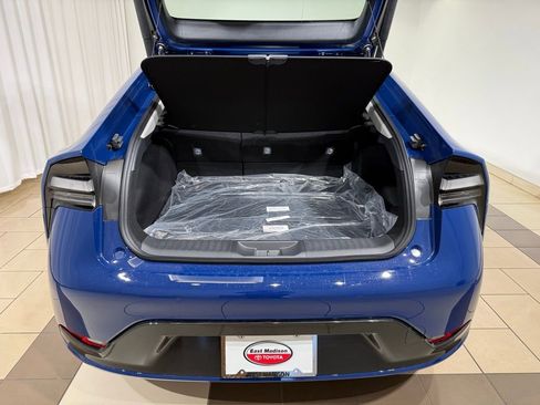 New 2026 Toyota Prius Plug-In Hybrid FWD image 11
