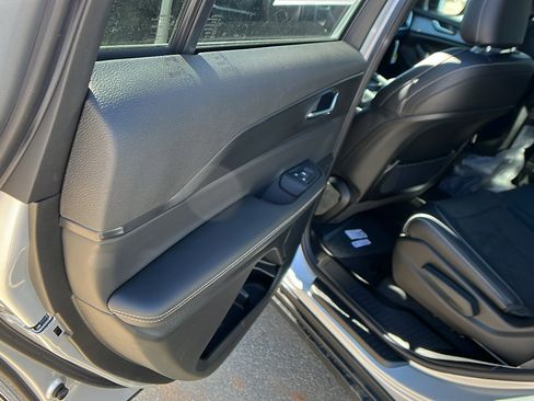 New 2025 Jeep Grand Cherokee L Altitude image 17