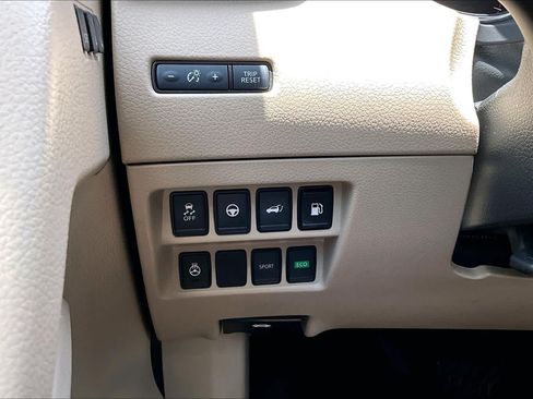 Used 2020 Nissan Rogue SL w/ Premium Package FWD image 34
