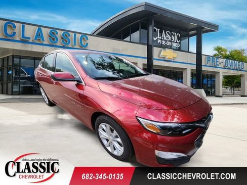 Used 2025 Chevrolet Malibu LT FWD image 1