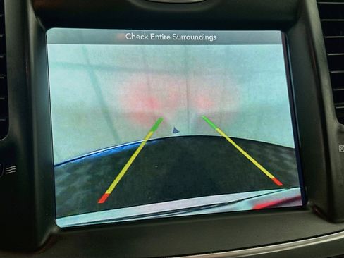 Used 2019 Chrysler 300 C RWD image 22