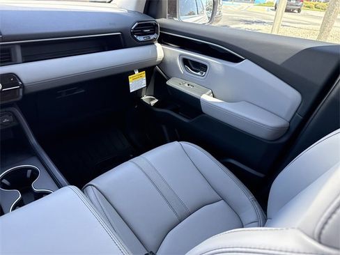 New 2025 Honda Pilot Touring image 19