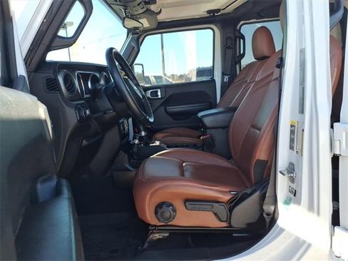 Used 2021 Jeep Gladiator Sport image 14