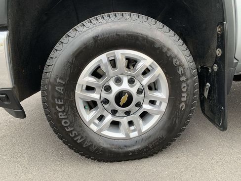 Used 2024 Chevrolet Silverado 2500 LT w/ Convenience Package AWD/4WD image 11