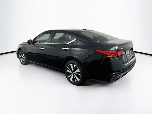 Used 2022 Nissan Altima 2.5 SV FWD image 5
