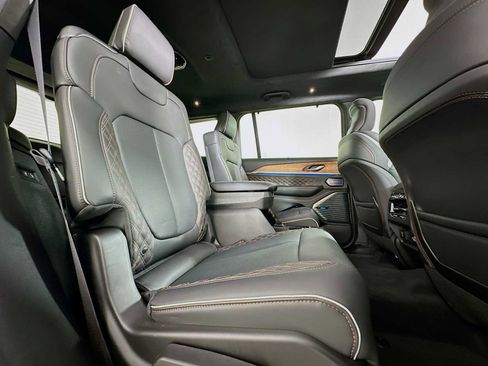 Used 2025 Jeep Grand Cherokee L Summit image 27