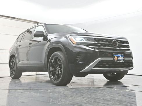 Used 2023 Volkswagen Atlas SE w/ Panoramic Sunroof Package AWD/4WD image 34