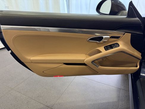 Certified 2018 Porsche 911 Carrera 4 image 16