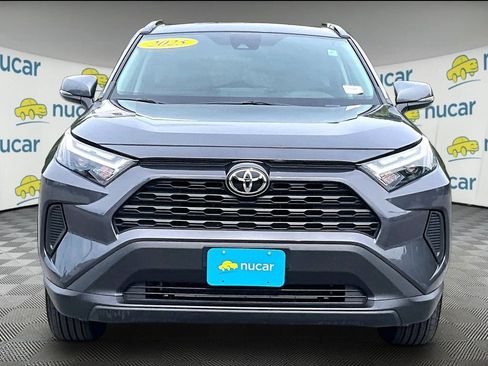 Used 2025 Toyota RAV4 XLE AWD/4WD image 2